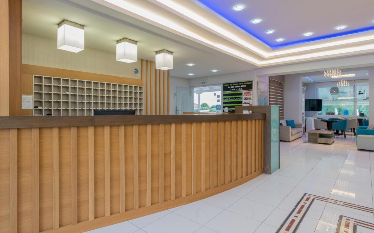 Denny'S Inn Kalamaki  Bagian luar foto